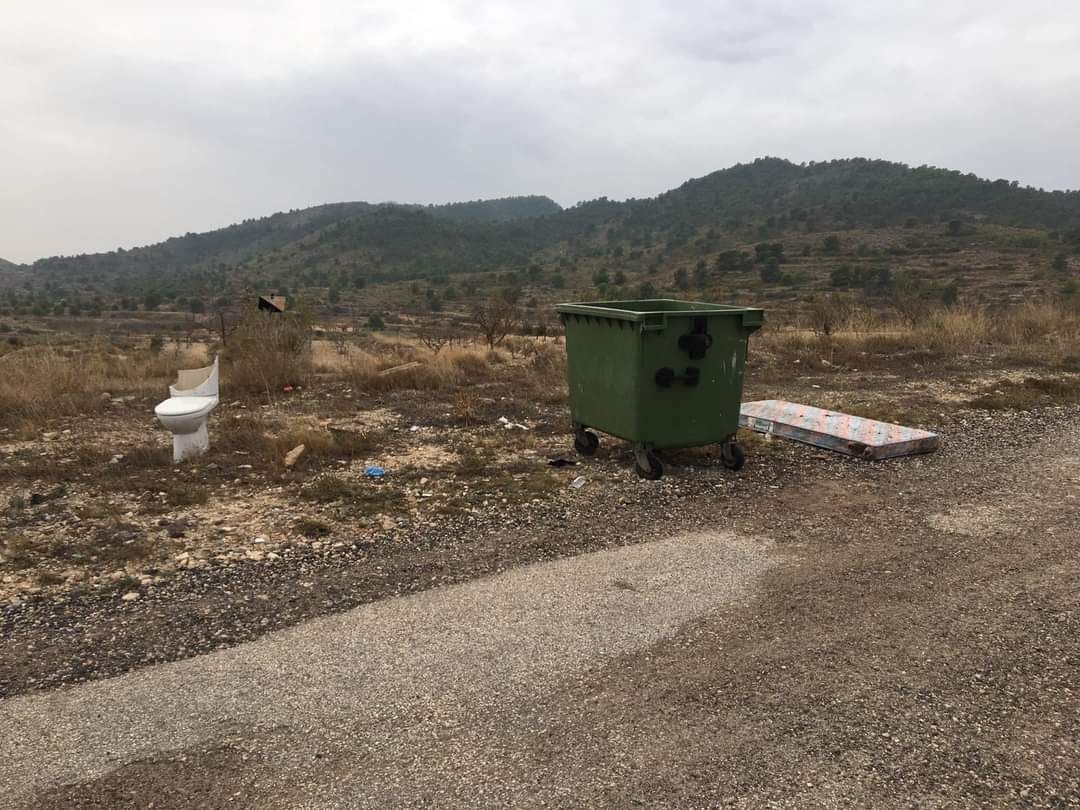 Vandalismo en parajes naturales de Monóvar