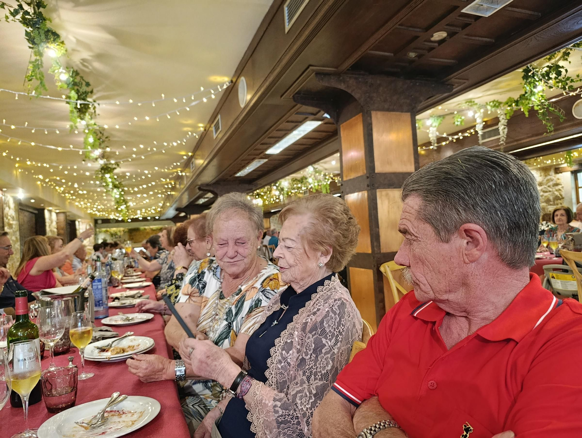 El Hogar del Pensionista El Carmín homenajea a sus mayores