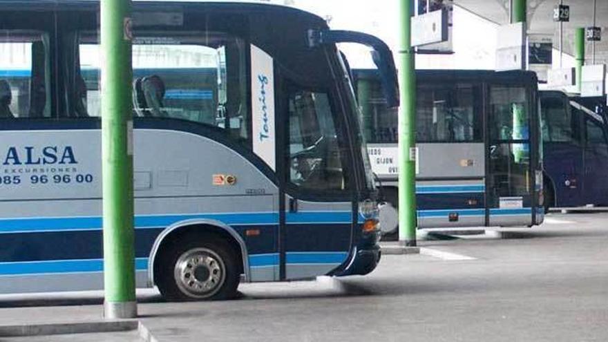 Fallece un hombre de 30 años en la estación de autobuses de Oviedo