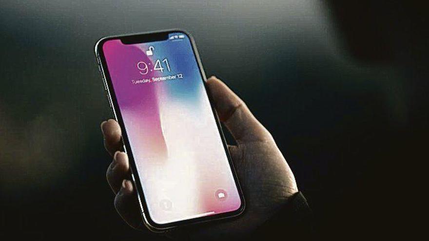 Aspecto del iPhone X, con pantalla OLED.