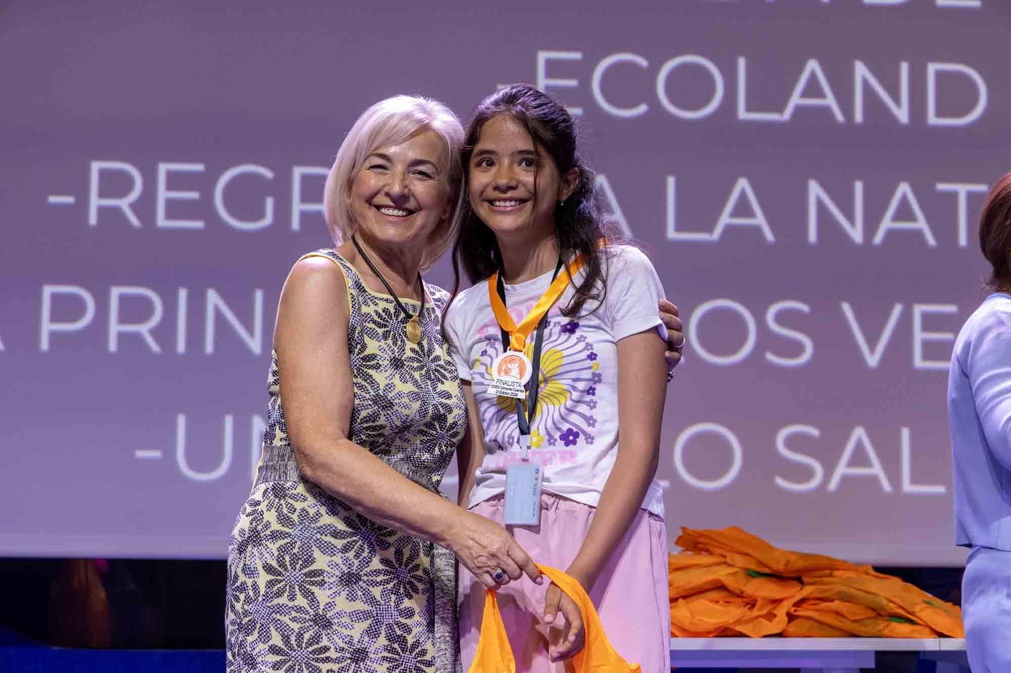 Entrega de premios del concurso infantil de relatos cortos "Cuéntame un cuento para comer" en el Club INFORMACIÓN organizado por COES