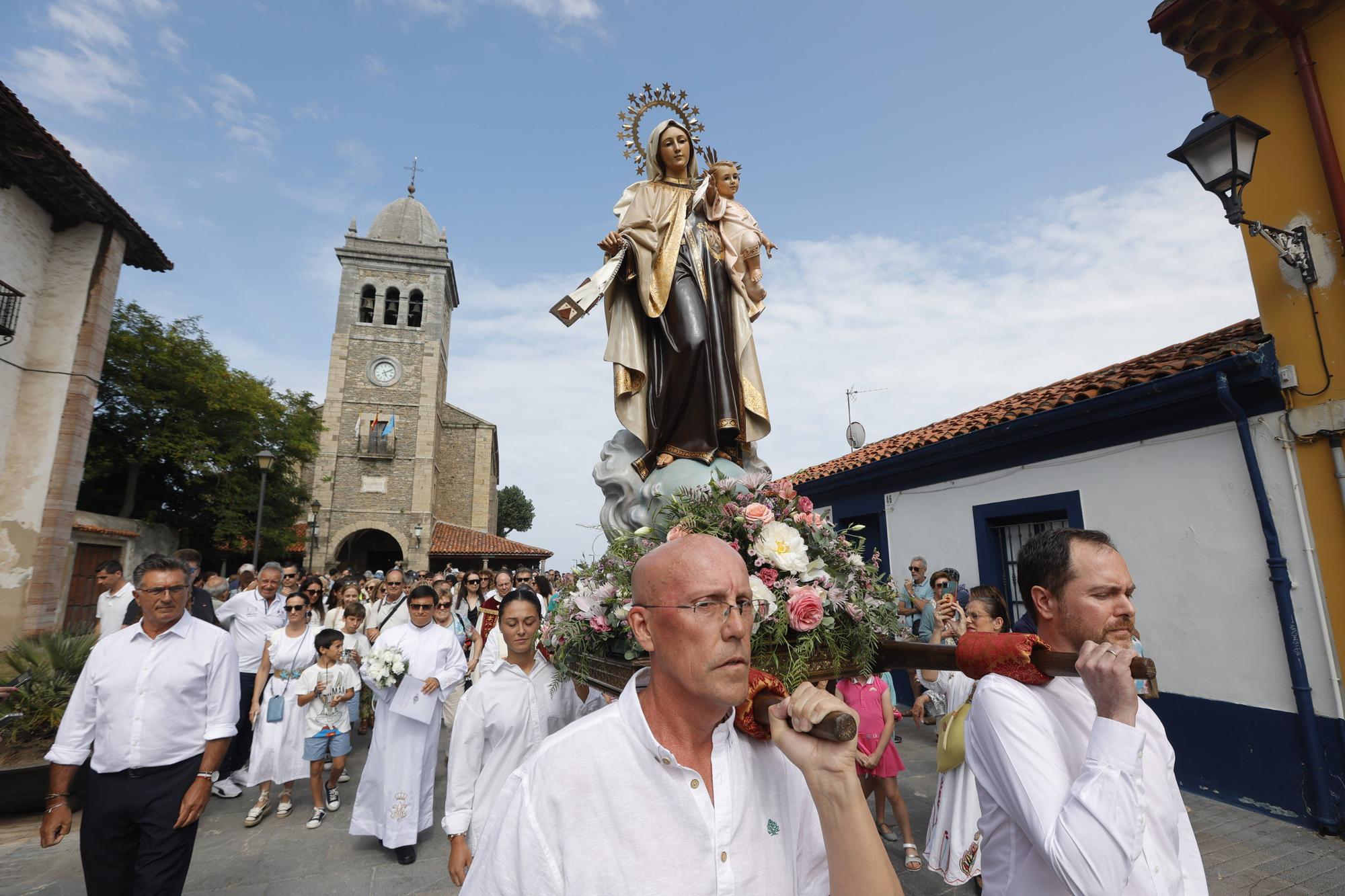 En imágenes| El Carmen retumba en Asturias