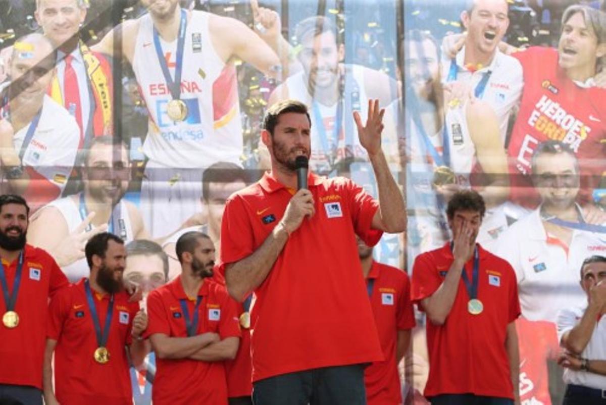 LA SELECCI?N FESTEJA EL T?TULO DEL EUROBASKET EN MADRID LA SELECCI?N FESTEJA EL T?TULO DEL EUROBASKET EN MADRID