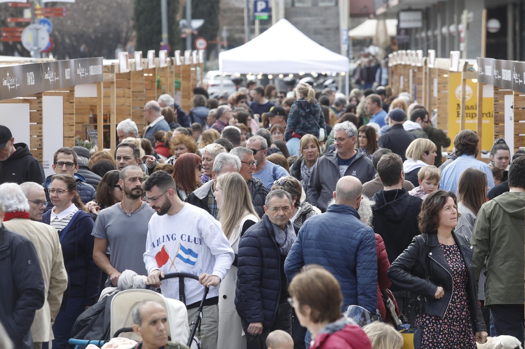 El Fòrum Ciutat omple la plaça Catalunya de Girona des de primera hora