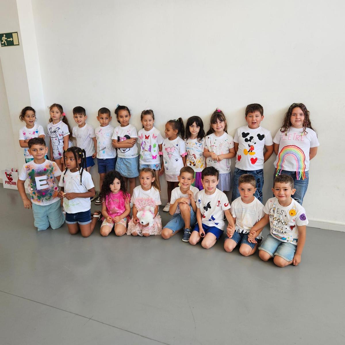 Pequeños diseñadores solidarios y amantes de los animales en Sant Antoni Pequeños diseñadores solidarios y amantes de los animales en Sant Antoni