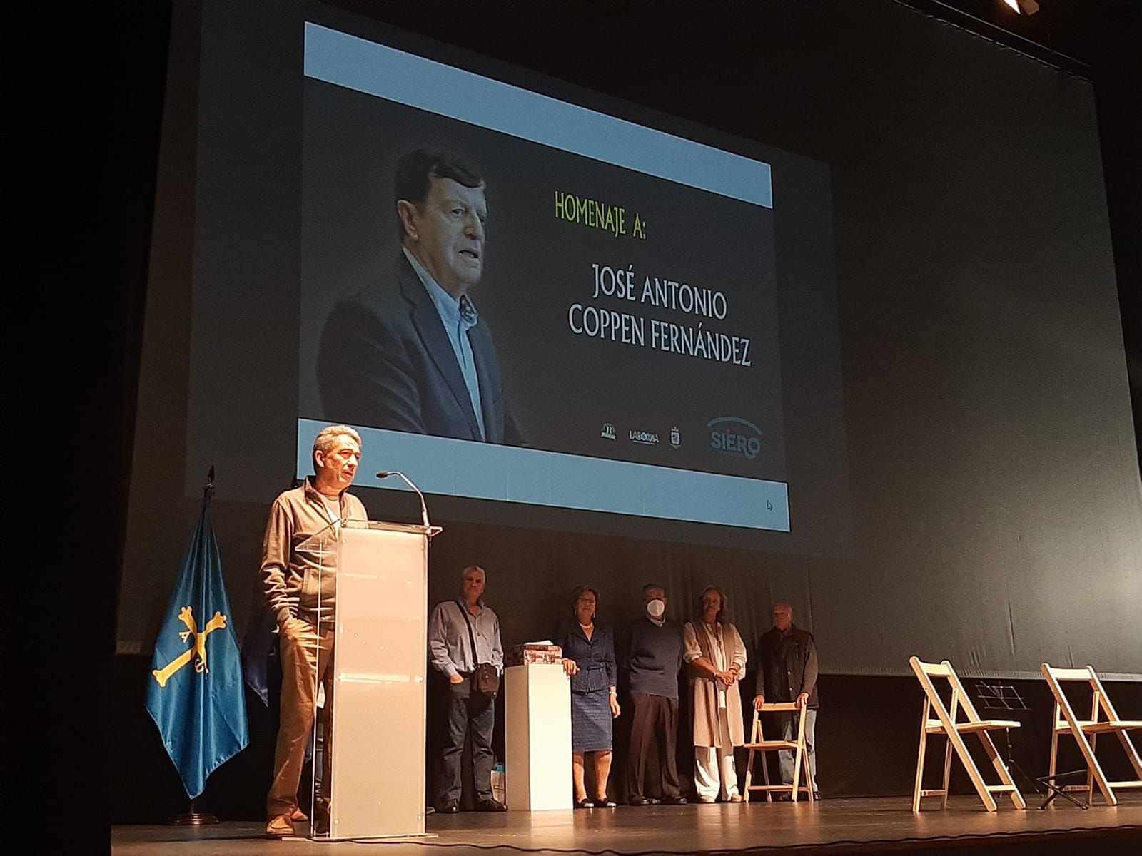 Lugones homenajea a José Antonio Coppen, cronista oficial y "vecino ejemplar"