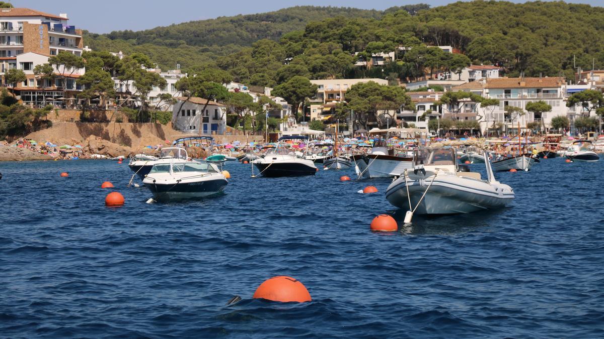 Embarcacions protesten contra el preu de les boies a Palafrugell