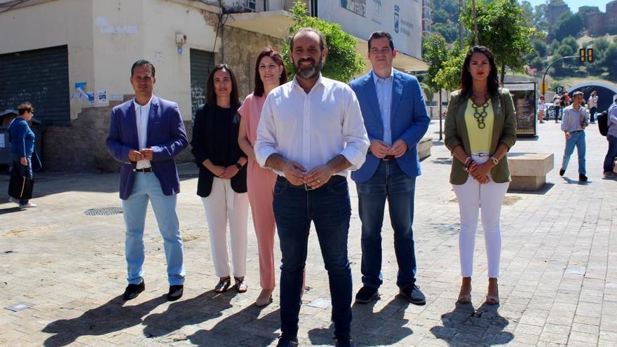 Juan Cassá (Cs) con integrantes de la lista de la formación naranja a Málaga capital