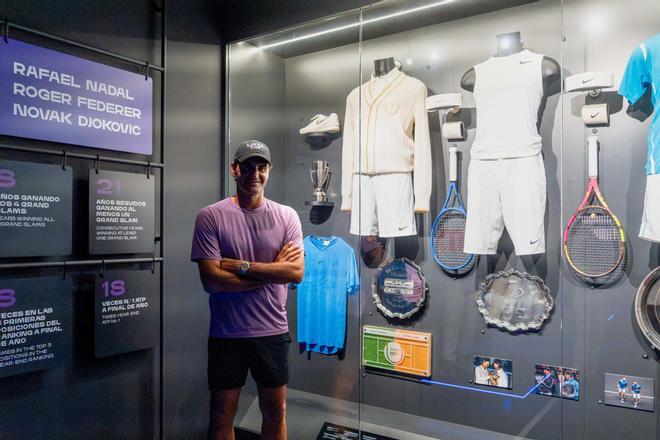 Roger Federer visita el renovado Rafa Nadal Museum en Manacor