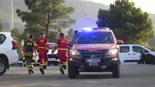 El incendio de Montehermoso obliga a desalojar la residencia de mayores y la urbanización Los Molinos