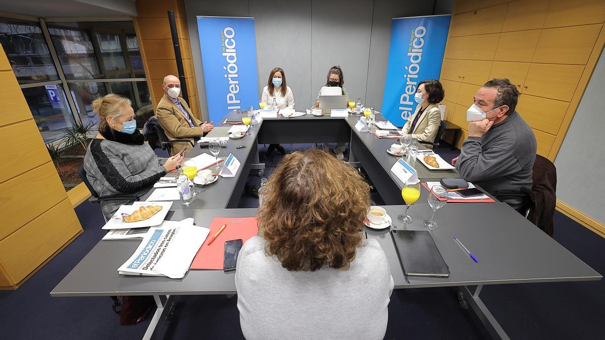 Los participantes coincidieron en que hace falta mejorar la gestión emocional de la población y tender una mano a los enfermos mentales.