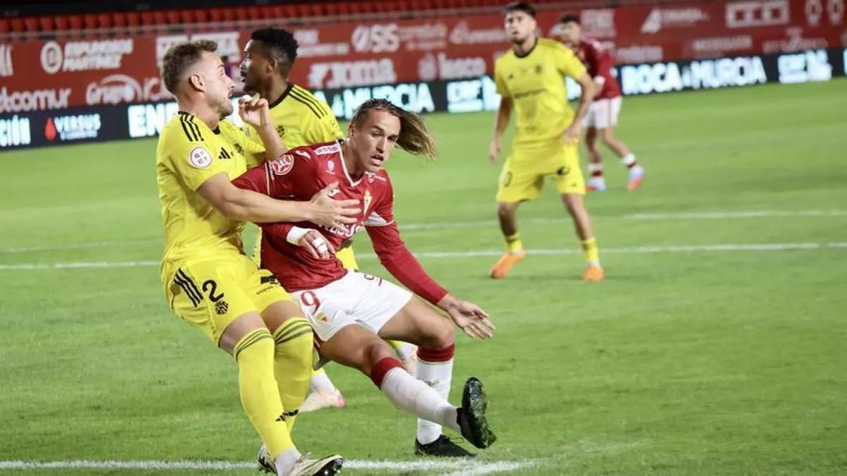 Real Murcia: chispazos que dan esperanza