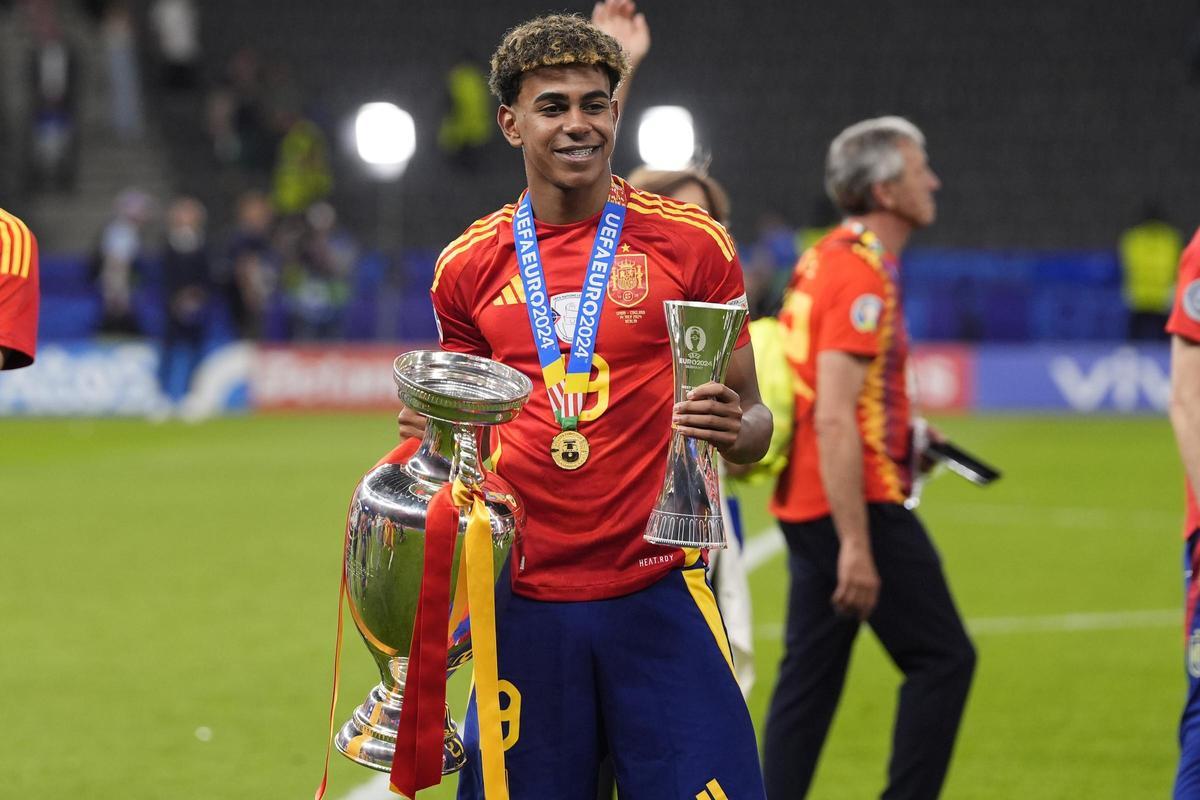 Lamine Yamal celebrates the Euro Cup title won in 2024.