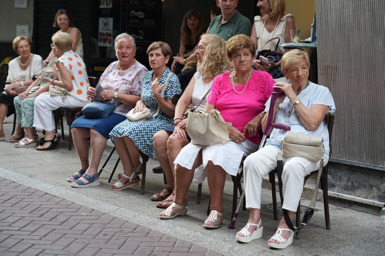 Castelló recibe con honores al Santísimo en la procesión del Corpus Christi