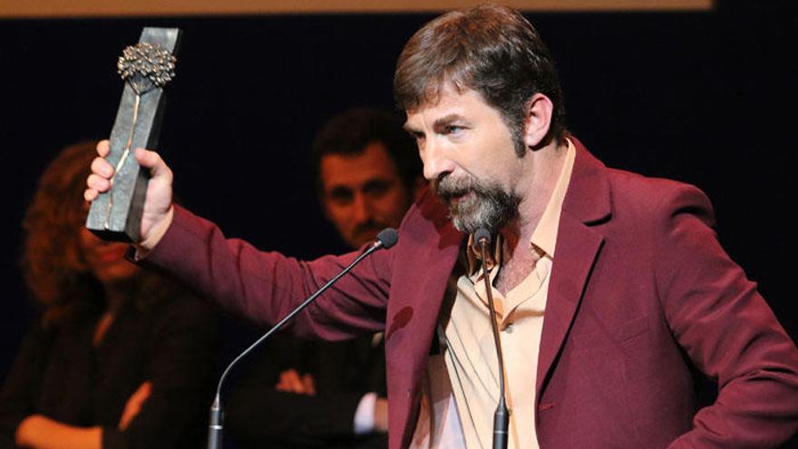 Antonio de la Torre, recibiendo el reconocimiento del Festival.