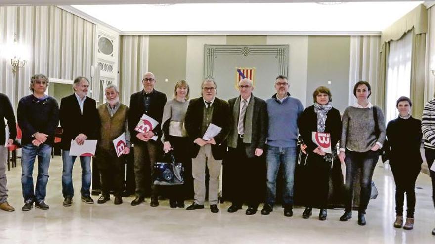 Foto de familia de los miembros del Consell Assessor de IB3.