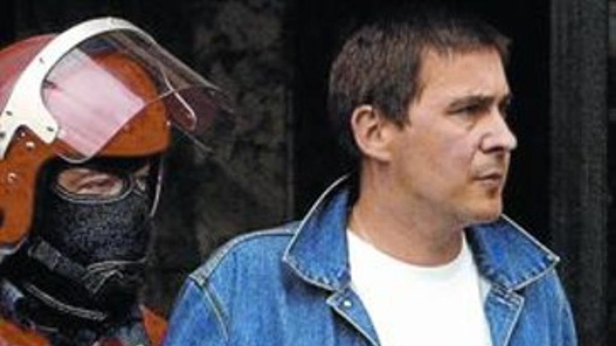 Arnaldo Otegi, en agosto del 2002, en una protesta contra el cerco judicial a Batasuna.