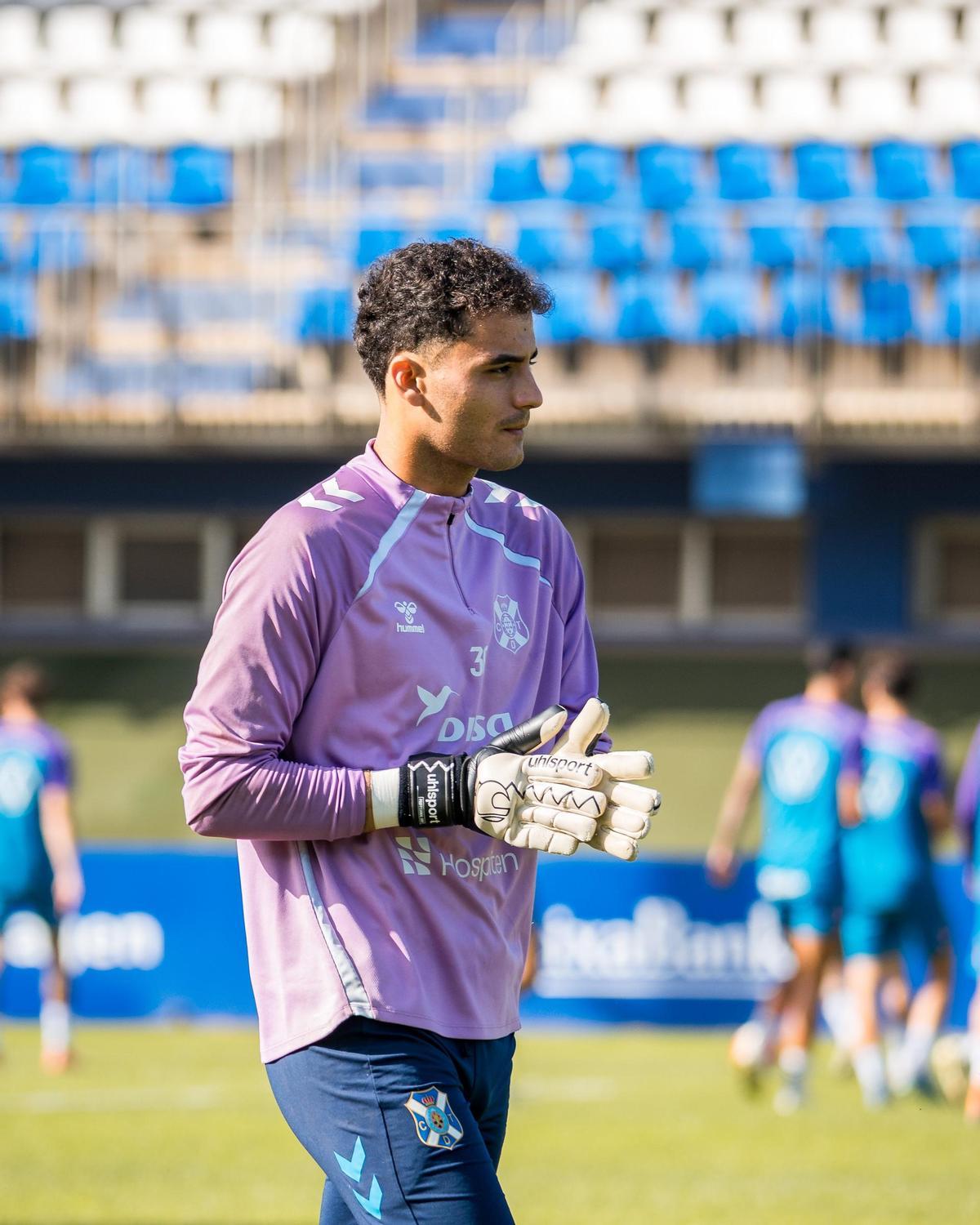 Sergio Aragoneses Jr, portero del CD Tenerife.