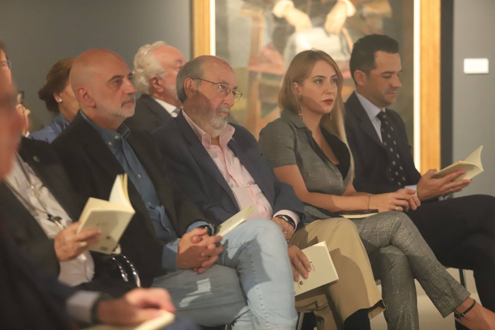 El acto celebrado en la sede de la Fundación Cajasol, contó con el periodista Carlos Herrera, como prologuista