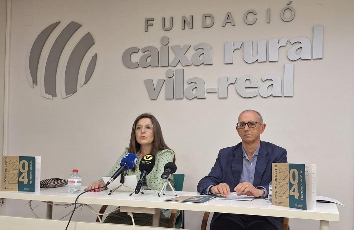 La presidenta de Caixa Rural Vila-real, Sonia Sánchez; y el director general, Manuel Cubertorer, también han comparecido ante los medios de comunicación.