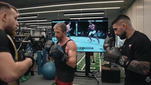 Ilia Topuria, junto a Pablo Motos y su entrenador Javi Climent