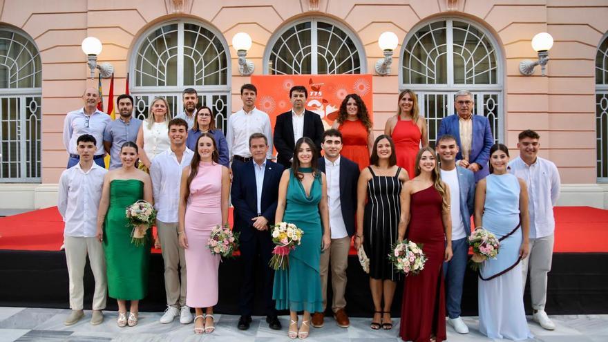 Xàtiva se adentra en las fiestas con la presentación oficial de la Reina de la Fira y la Romeria al patrón