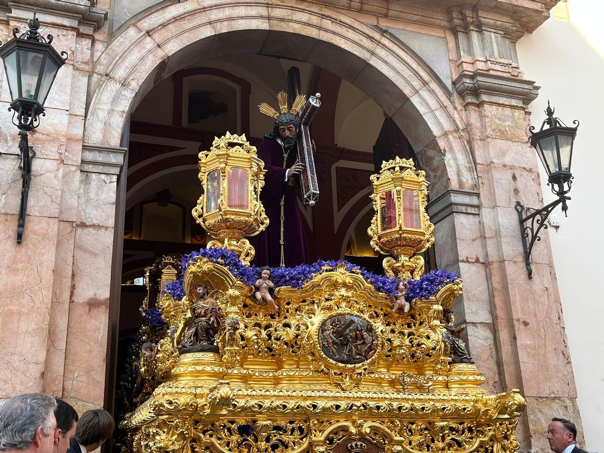 Salida del misterio de la Hermandad de la O