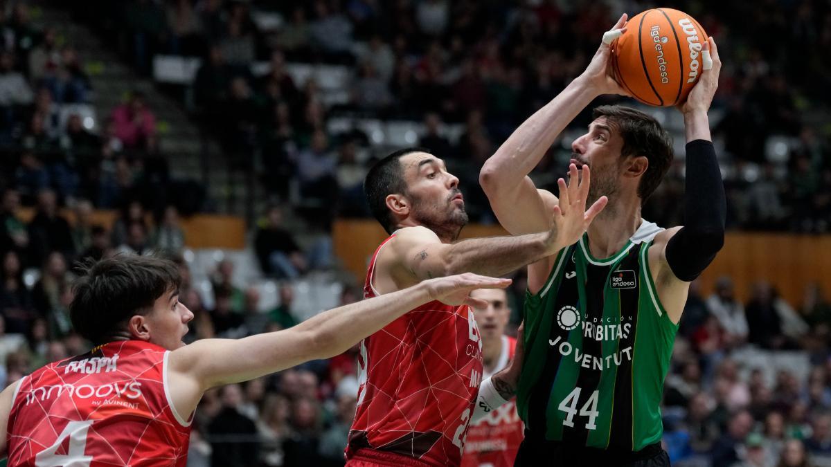 El BAXI Manresa recibe la visita del Barça en un momento delicado