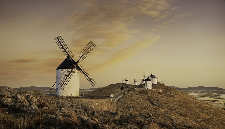 Si tiramos de tópicos... este es el paisaje más típico de La Mancha.