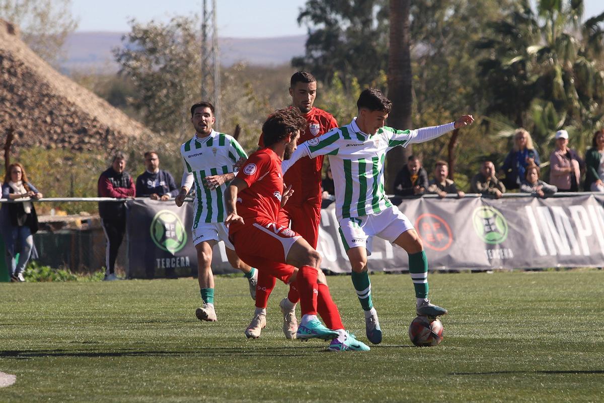 Córdoba CF B - La Palma: el partido de Tercera, en imágenes