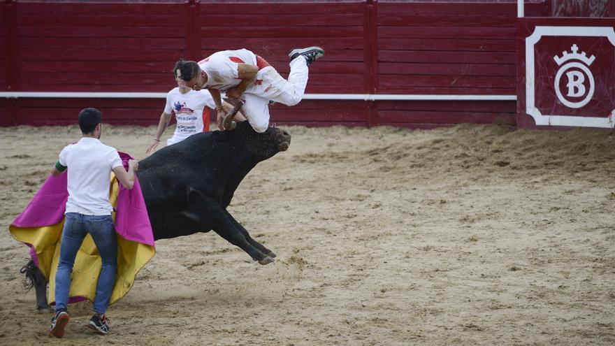 Accidentada tarde de toreo a cuerpo limpio en Benavente