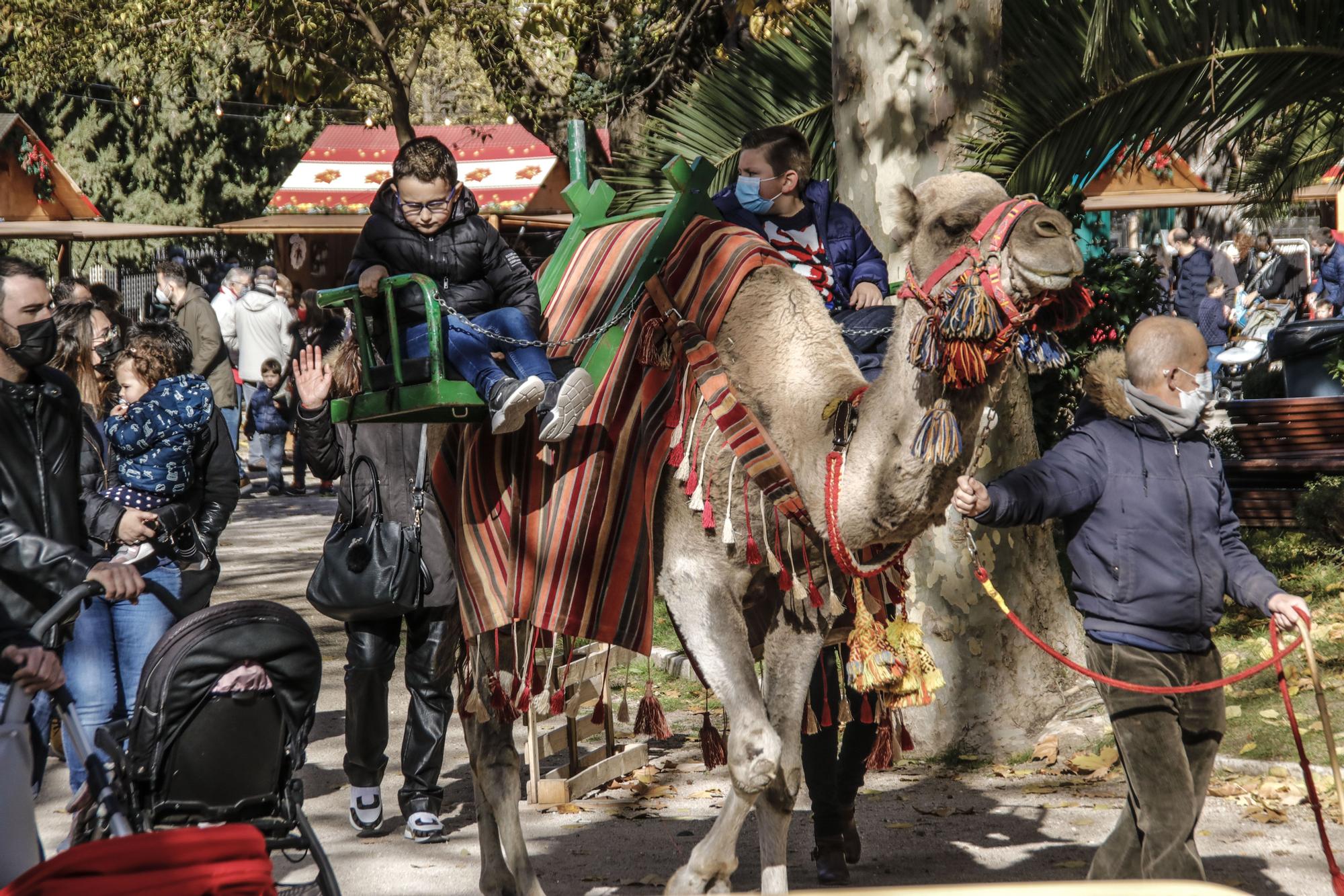 El Mercat de Nadal viste la Glorieta de oferta comercial y ocio