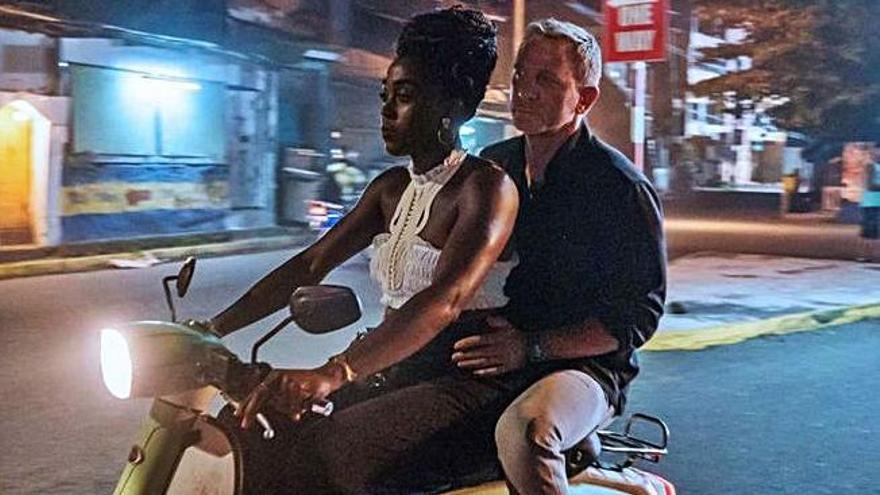 Lashana Lynch i Daniel Craig |  DANJAQ, LLC AND MGM