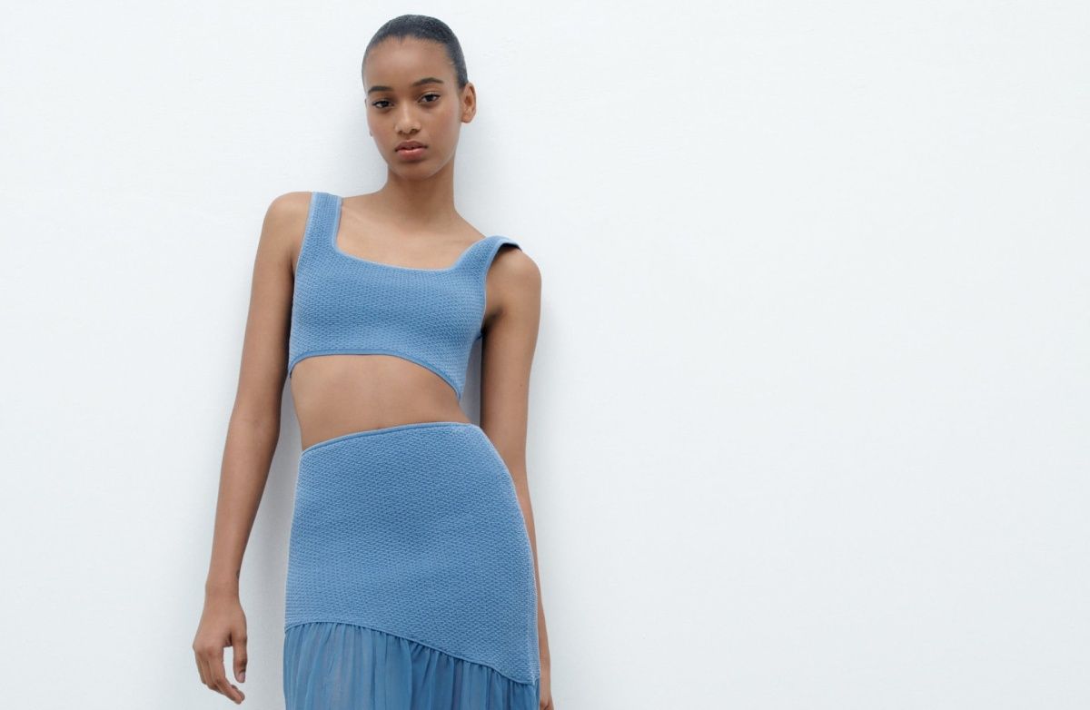 Falda azul combinada de Zara