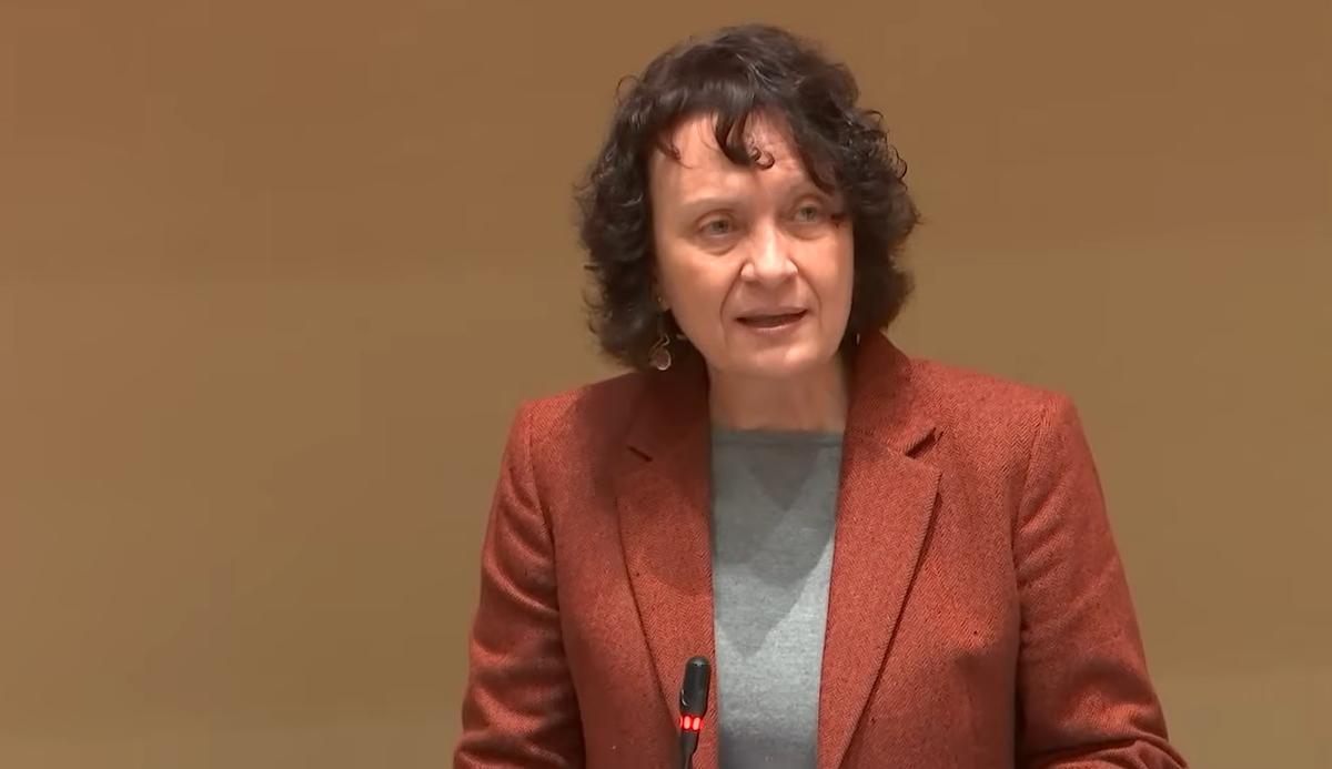 La portavoz de Podemos en la Asamblea Regional, María Marín, este jueves en la sesión de control.