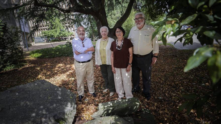 El reencuentro de Eloísa, Ruperto, Amparo y Jesús, cuatro de los diez aventureros que hace 58 años descubrieron la cueva de Tito Bustillo: "La primera vez que bajamos había que espantar a los murciélagos"