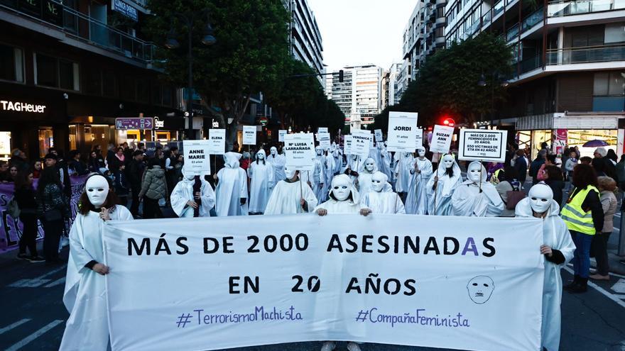 La manifestación del 8M en València, en imágenes