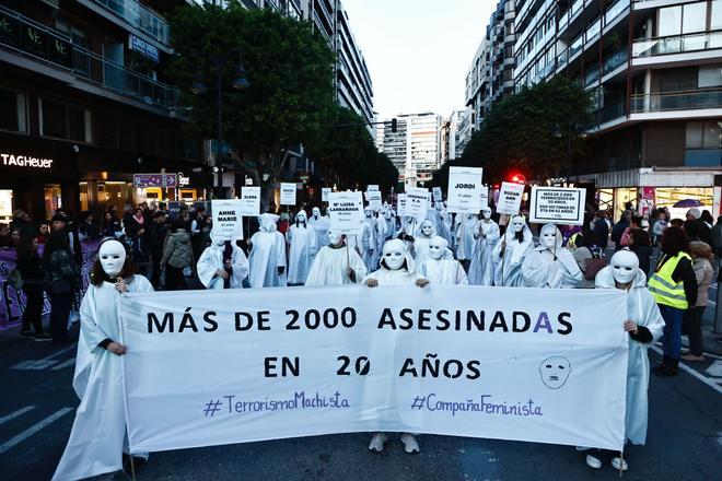 La manifestación del 8M en València, en imágenes