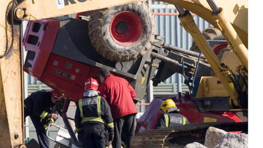 Fallece un operario tras caerle encima un &#039;dumper&#039; en una obra en el Puerto