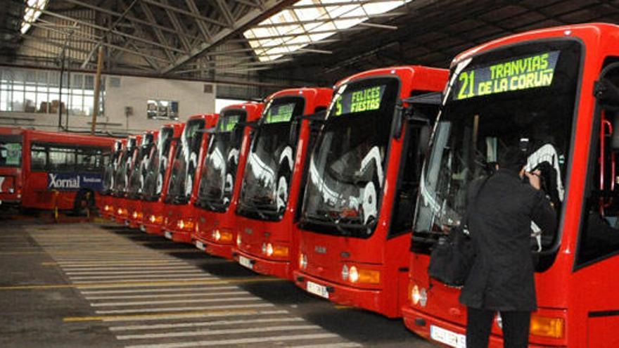 Autobuses de la Compañía de Tranvías de A Coruña.