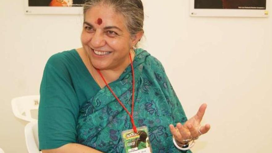 Vandana Shiva, durante la entrevista. / ana torregrosa