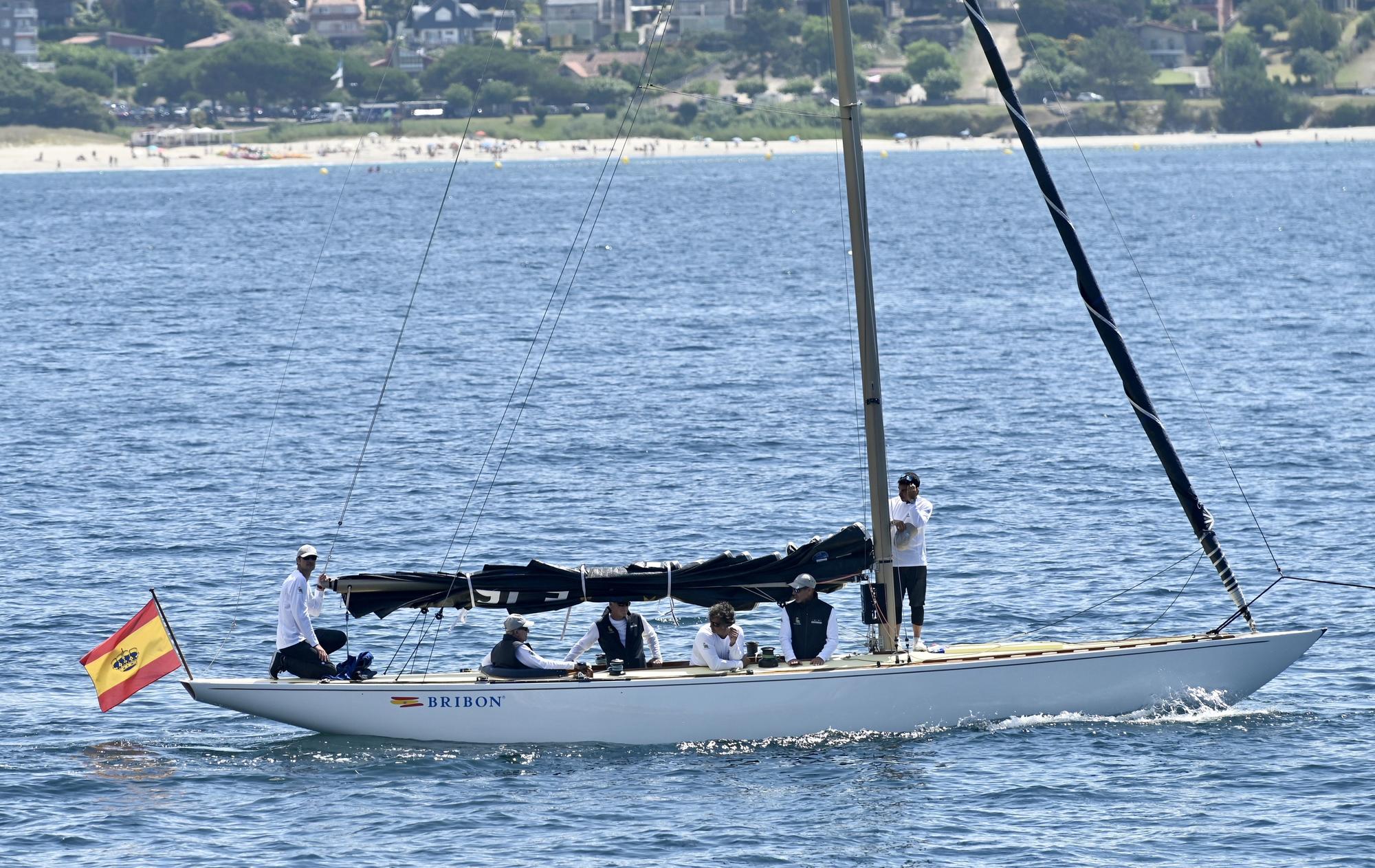 La infanta Elena se reúne con Juan Carlos I en Sanxenxo