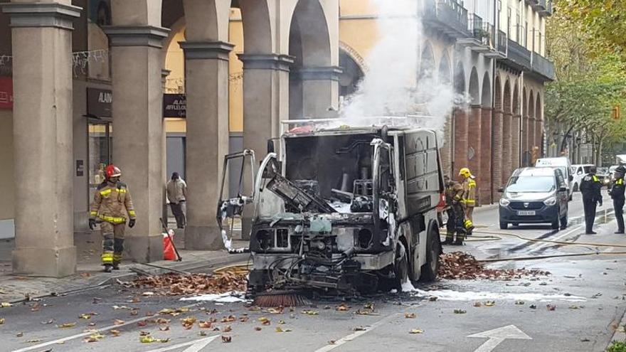 La part de davant del vehicle ha quedat calcinada