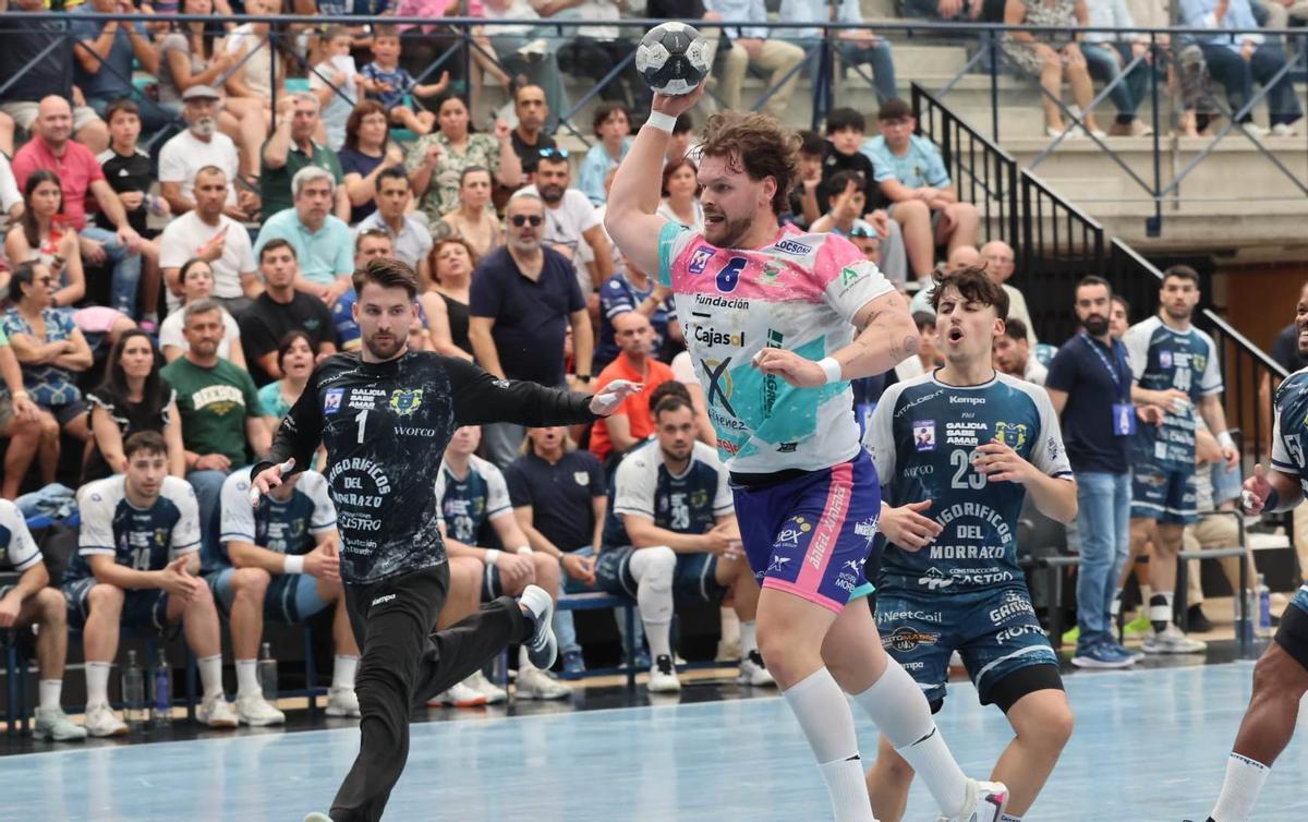 Dani Ramos realiza un lanzamiento.