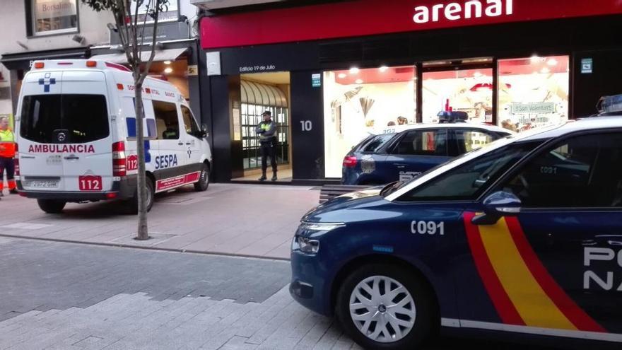 Fallece un obrero al caer de un ático en el centro de Oviedo