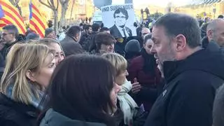 Junqueras abandona entre abucheos la protesta contra la cumbre hispano-francesa