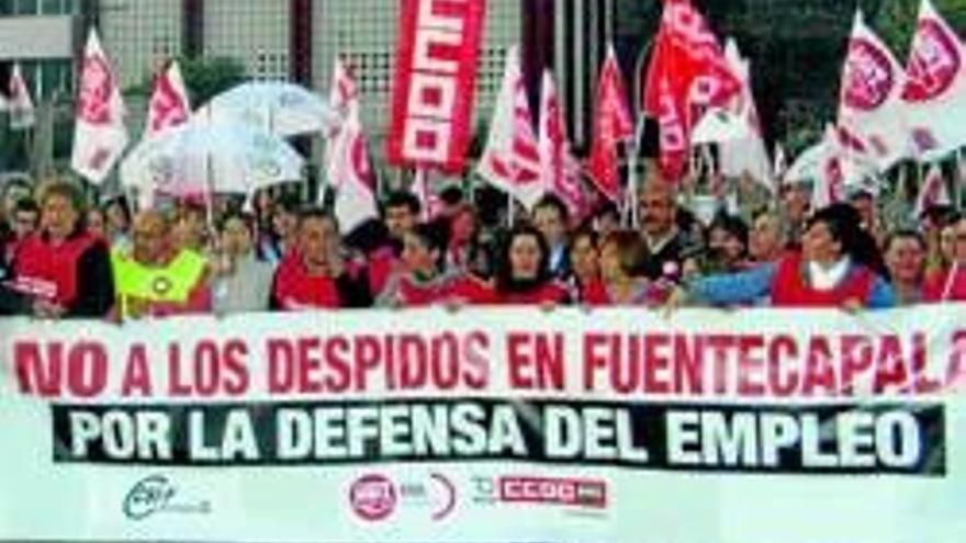 La plantilla denuncia retrasos en los salarios y recorte de derechos