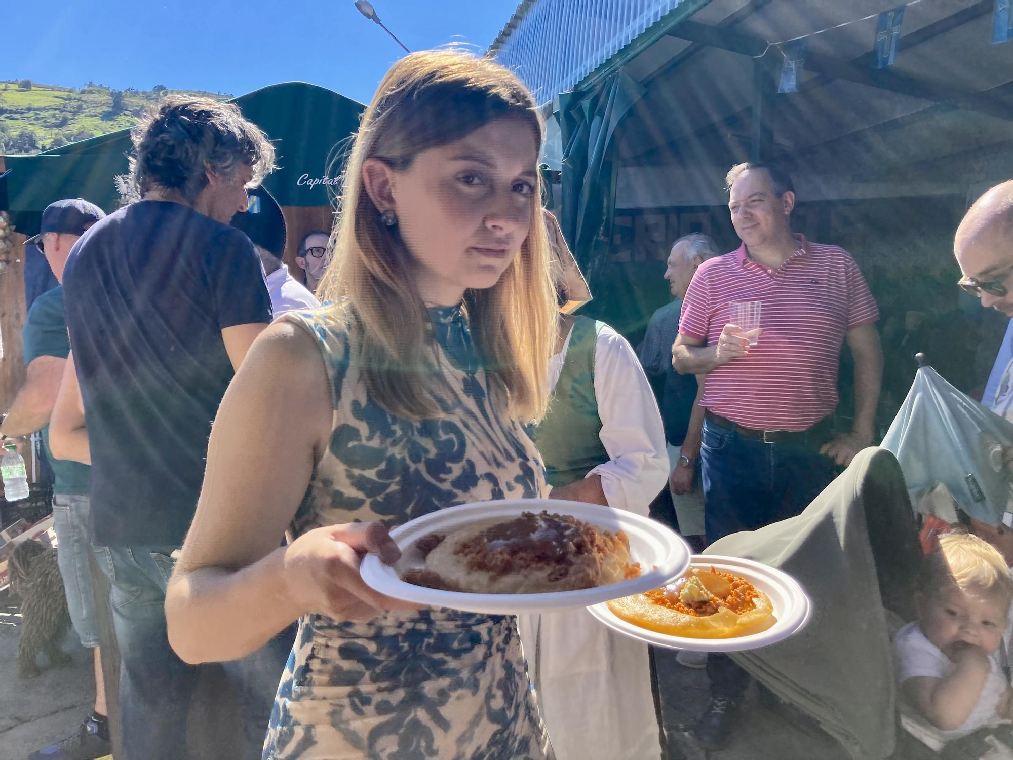 El ambiente "más guapo y asturiano" en la Feria de los Figos de Rozaes: así discurrió la soleada jornada de domingo