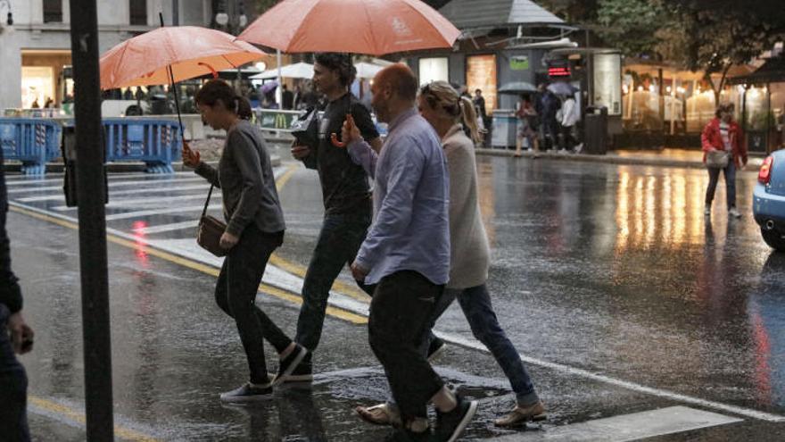 Im Oktober war der Regenschirm quasi Pflicht.