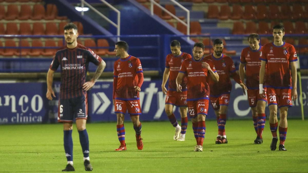 Elías abatido tras el segundo gol del Calahorra.